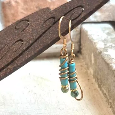 Boucles Érudites : les boucles d'oreille (un poil) steam punk